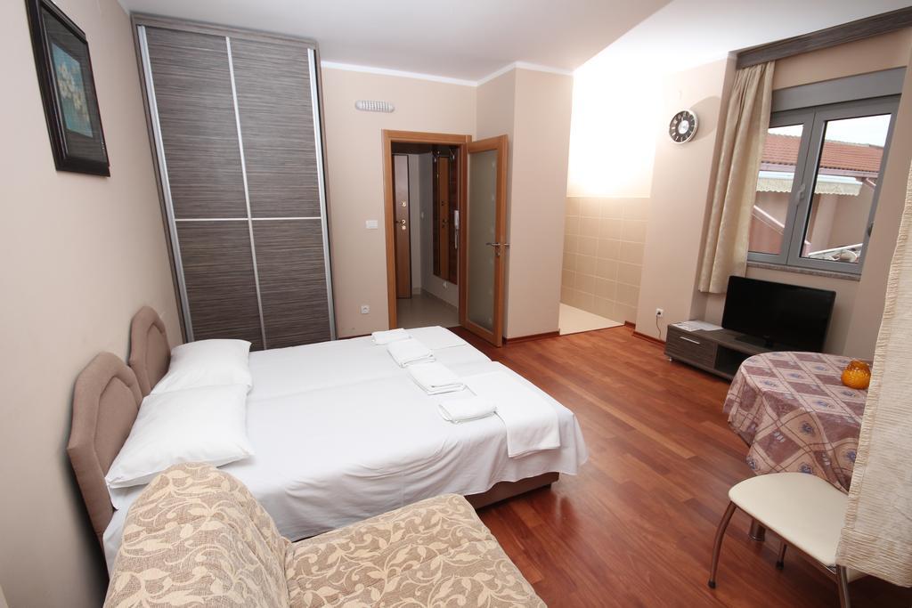 Apartments Oaza 2 Petrovac Rum bild